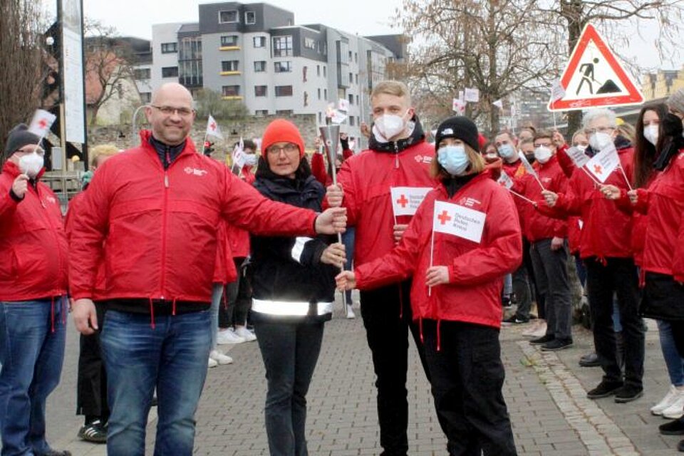 Fackellauf_LVSa-A_LVinHalle DRK-Fackel beim LV Sachsen-Anhalt