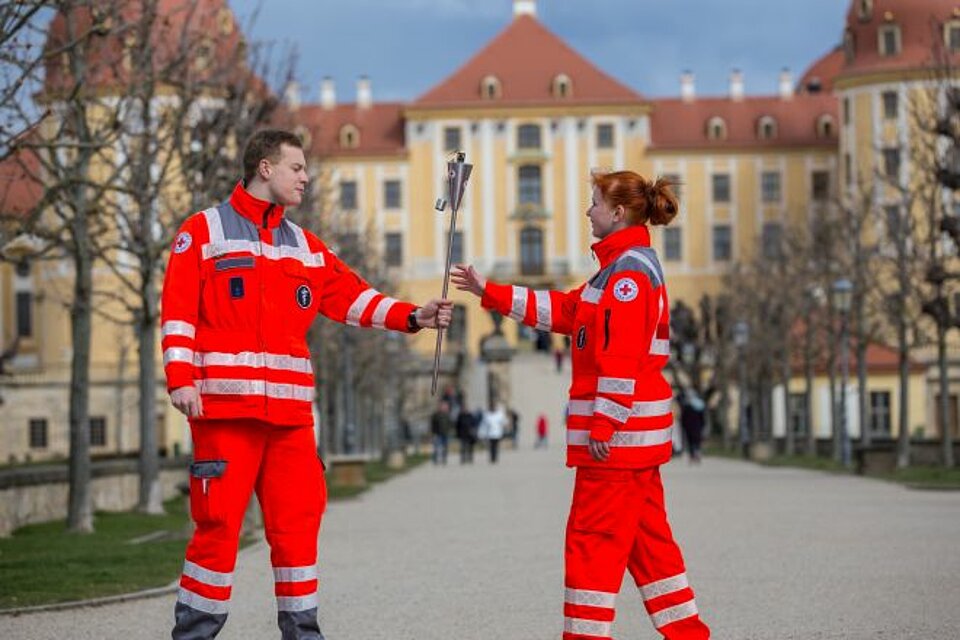 Fackellauf_LVSa_KVDresdenLand_Moritzburg DRK-Fackel beim KV Dresden-Land auf Schloss Moritzburg