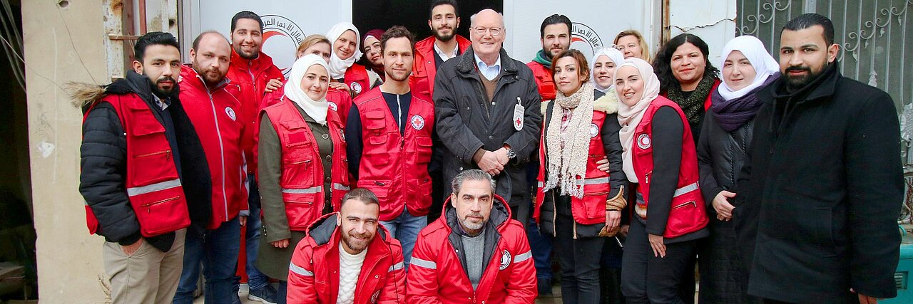 Ludwig Trepte mit Mitarbeitern von DRK und SARC Projektreise in Syrien