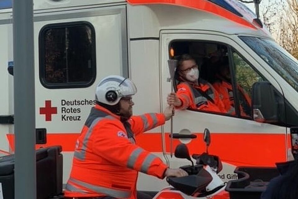 Fackellauf_LV_NieSa_KVGifhorn1 Ehrenamtliche des KV Gifhorn mit der DRK-Fackel