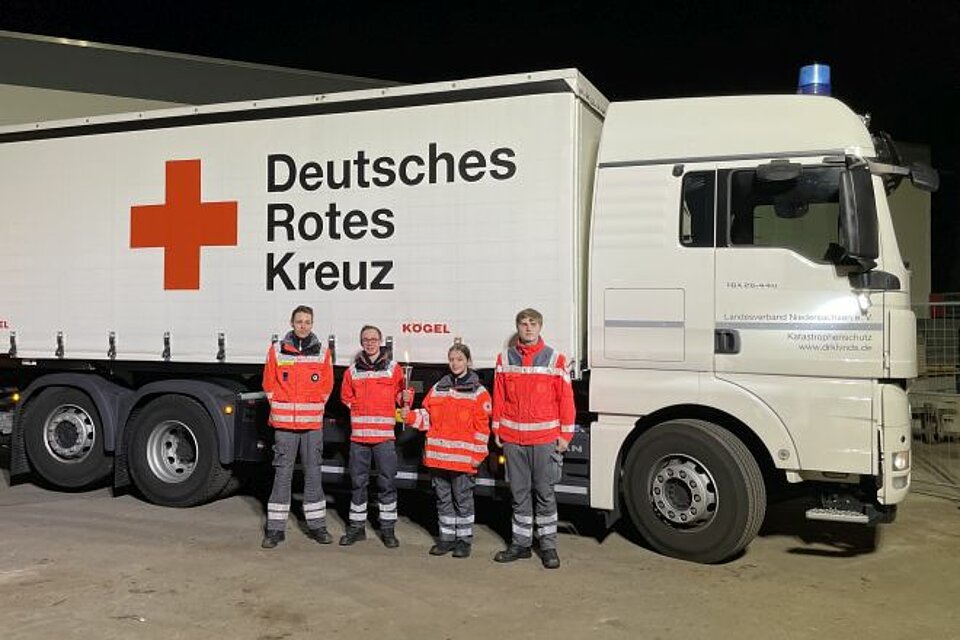Fackellauf_LVNieSa_FDBNieSa2 DRK-Fackel bei der Fachdienstbereitschaft des LV Niedersachsen