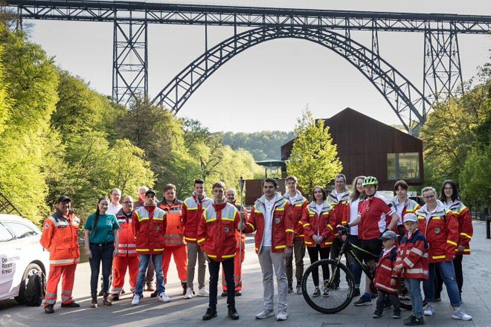 Fackellauf_LVNR_KVWuppertal3 DRK Fackel beim KV Wuppertal