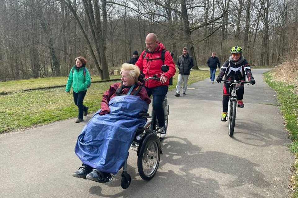 Fackellauf_LVSa_KVGeithain4 Ehrenamtliche des KV Geithain mit der DRK-Fackel