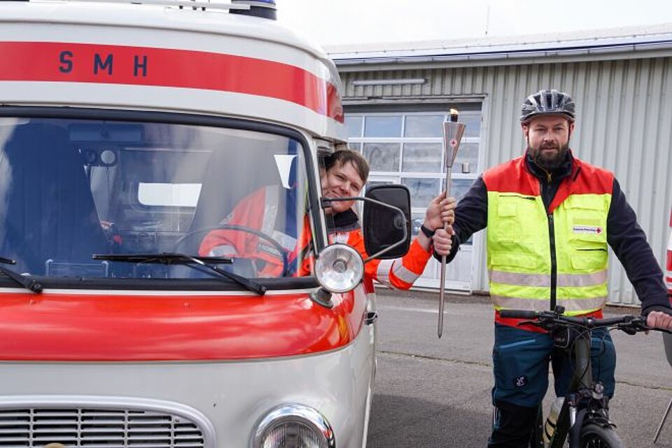 Fackellauf_LVTh_KVWeimar2 DRK-Fackel beim der Rettungswache Weimar