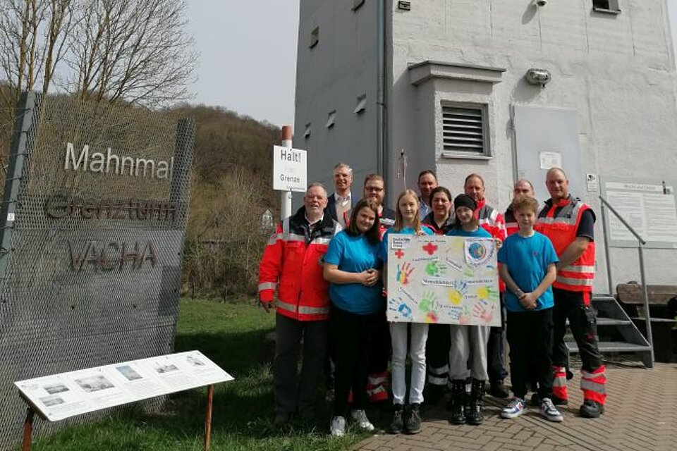Fackellauf_LVThueringen_KVBadSalzungen_2 Ehrenamtliche des KV Bad Salzungen mit der DRK-Fackel