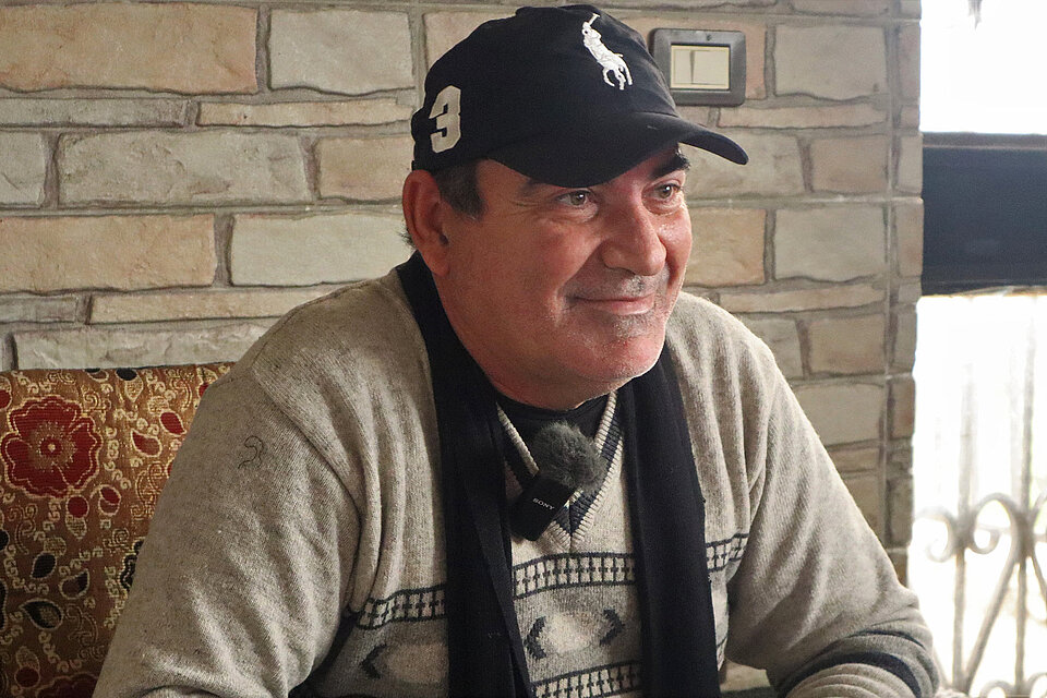 Eyad Portrait eines syrischen Mannes mit Basecap