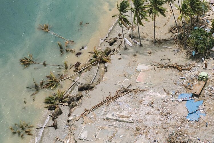 Sulawesi_Zerstoerung-nach-dem-Tsunami Luftbild von der Zerstoerung bei Palu nach dem Tsunami