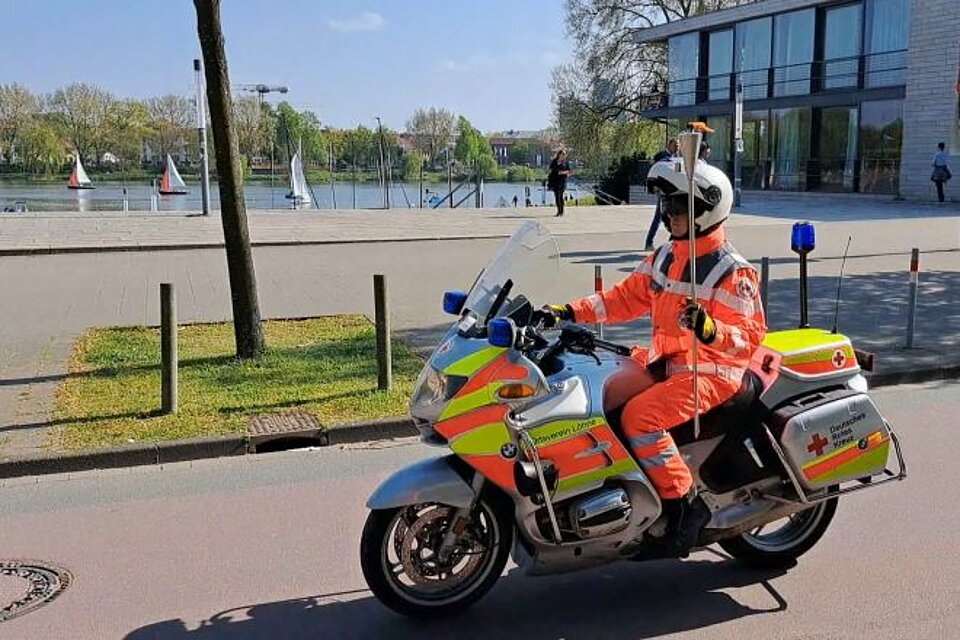 Fackellauf_LVWL_LVHerford1 Ehrenamtliche des KV Herford-Land mit der DRK-Fackel