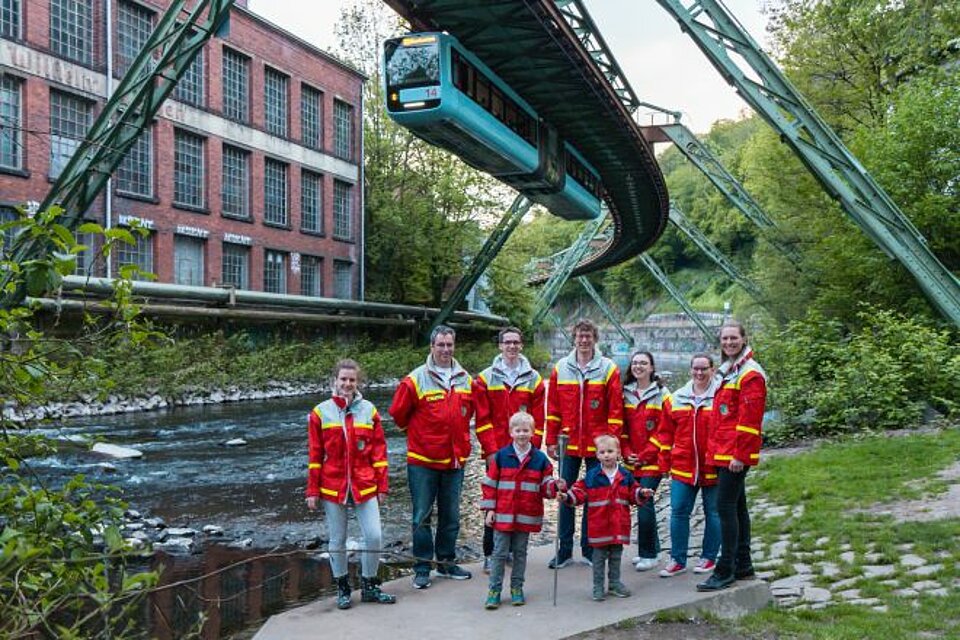 Fackellauf_LVNR_KVWuppertal4 DRK Fackel beim KV Wuppertal