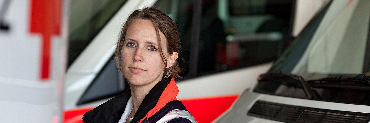 Die DRK- Rettungsdienste DRK, Rettungsdienst, Altenpflegerin, Essen