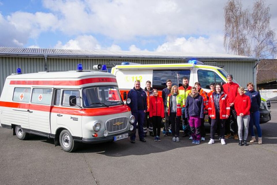 Fackellauf_LVTh_KVWeimar DRK-Fackel bei der Rettungswache Weimar
