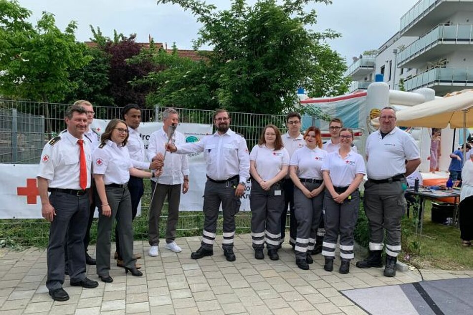 Fackellauf_LVRLP-KVLudwigshafen1 Ehrenamtliche des KV Ludwigshafen mit der DRK-Fackel