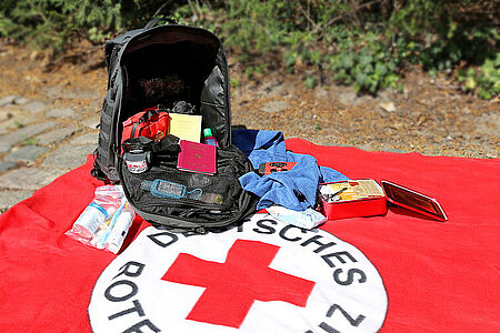 Notfallrucksack Rucksack auf hauslebensabend.livecke mit lebenswichtigen Dingen