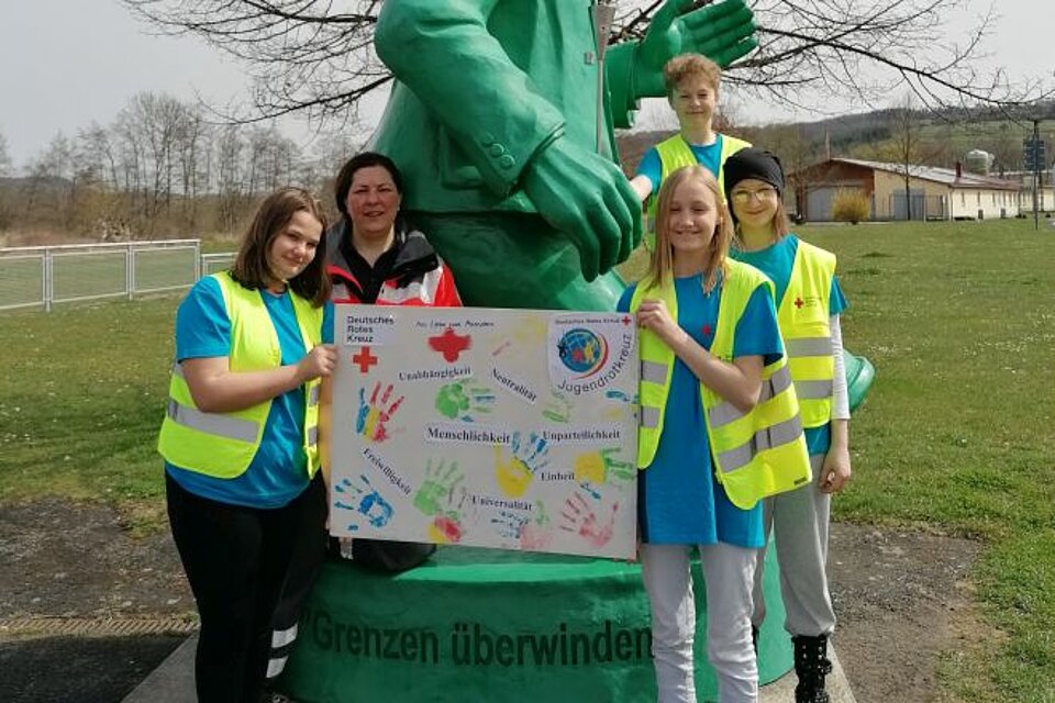 Fackellauf_LVThueringen_KVBadSalzungen_3 Ehrenamtliche des KV Bad Salzungen mit der DRK-Fackel