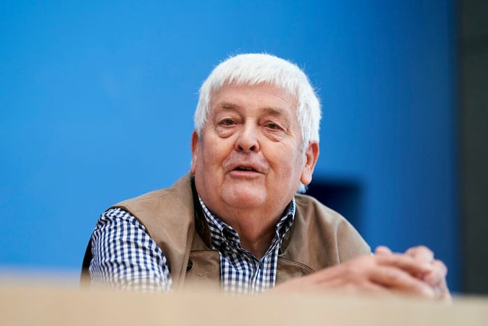 Der Suchdienst klärt das Schicksal von Vermissten auf Manfred Kopp konnte das Schicksal seines Vaters klären
