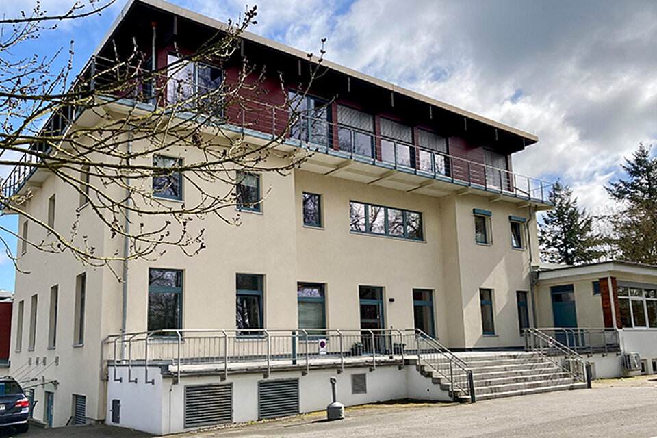 Lütjensee: Blutspendezentrale Ansicht eines Gebäudes der Blutspendezentrale in Lütjensee