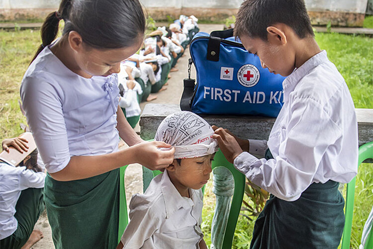 Foundation aid - first aid courses for children Foundation aid - first aid courses for children