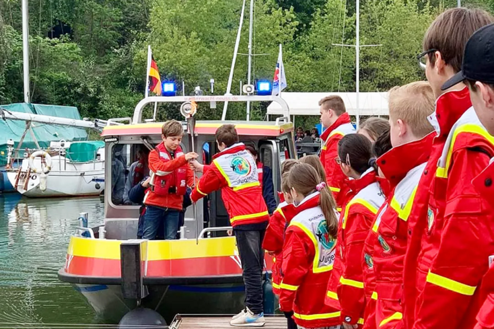 Fackellauf_LVNR_KVNeuss1 DRK-Fackel beim KV Neuss