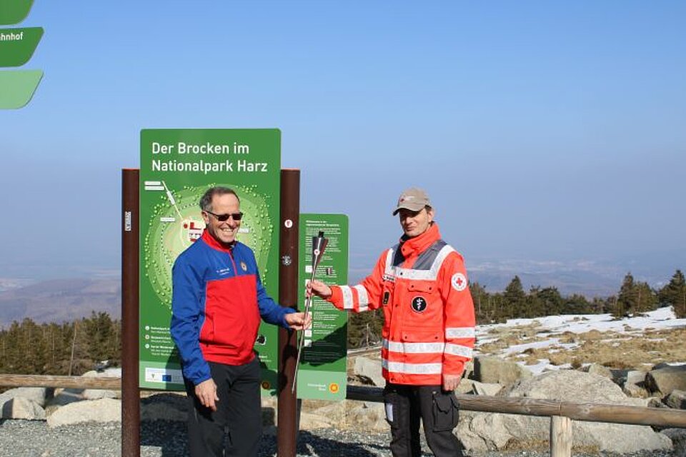 Fackellauf_LVSa-A_BSWernigerode DRK-Fackel bei der Bereitschaft Wernigerode
