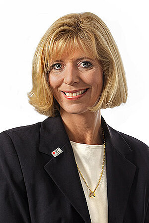 Portraitbild Ansprechpartnerin DRK Gabriele Engel Zu sehen ist die Ansprechpartnerin Gabriele Engel. Sie trägt glattes, kinnlanges blondes Haar