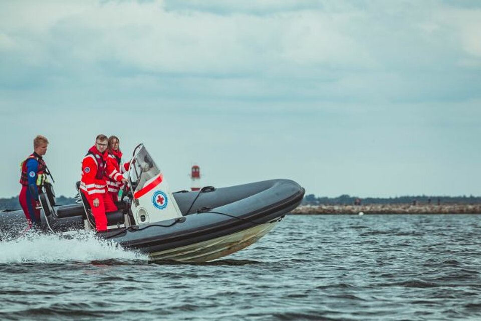 DRK-Wasserwacht im Einsatz Die DRK-Wasserwacht im Einsatz