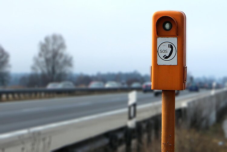 Notrufsäule Autobahn Notrufsäule an einer Autobahn