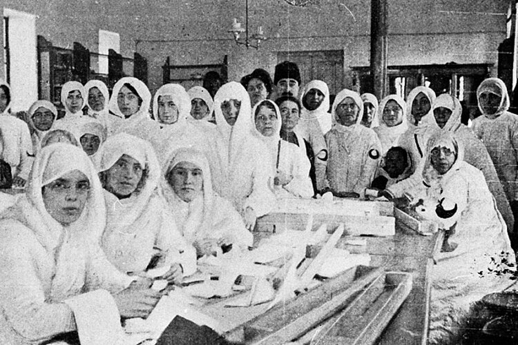 Helferinnen des Roten Halbmonds während der Balkankriege 1912/13 im Gülhane-Hospital in Konstantinopel (IKRK)