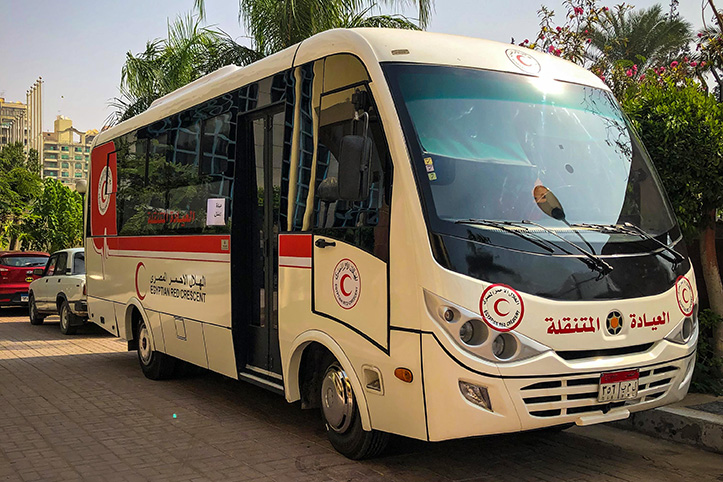 Mobile Klinik Rothalbmond-Bus in Kairo